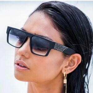 otra izzy delux matte black thin slim retro y2k square frame sunglasses eyewear